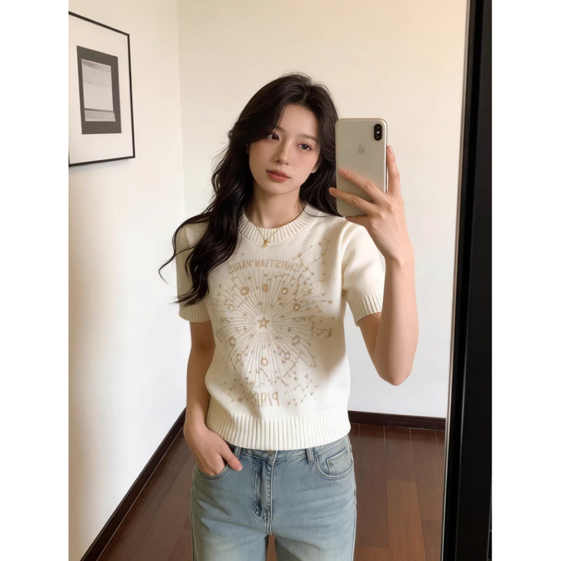Gray Old Money Style Exquisite Lettered Round Neck Knit Shirt for Women 2026 Summer New Soft and Versatile Short-Sleeve Top