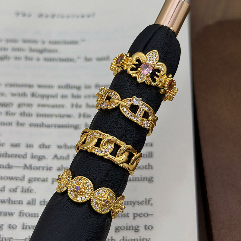 Xiaohongshu-Style Palace-Inspired Light Luxury Retro Y2K Zircon Iris Flower Chain Compass Pig Nose Stackable Ring