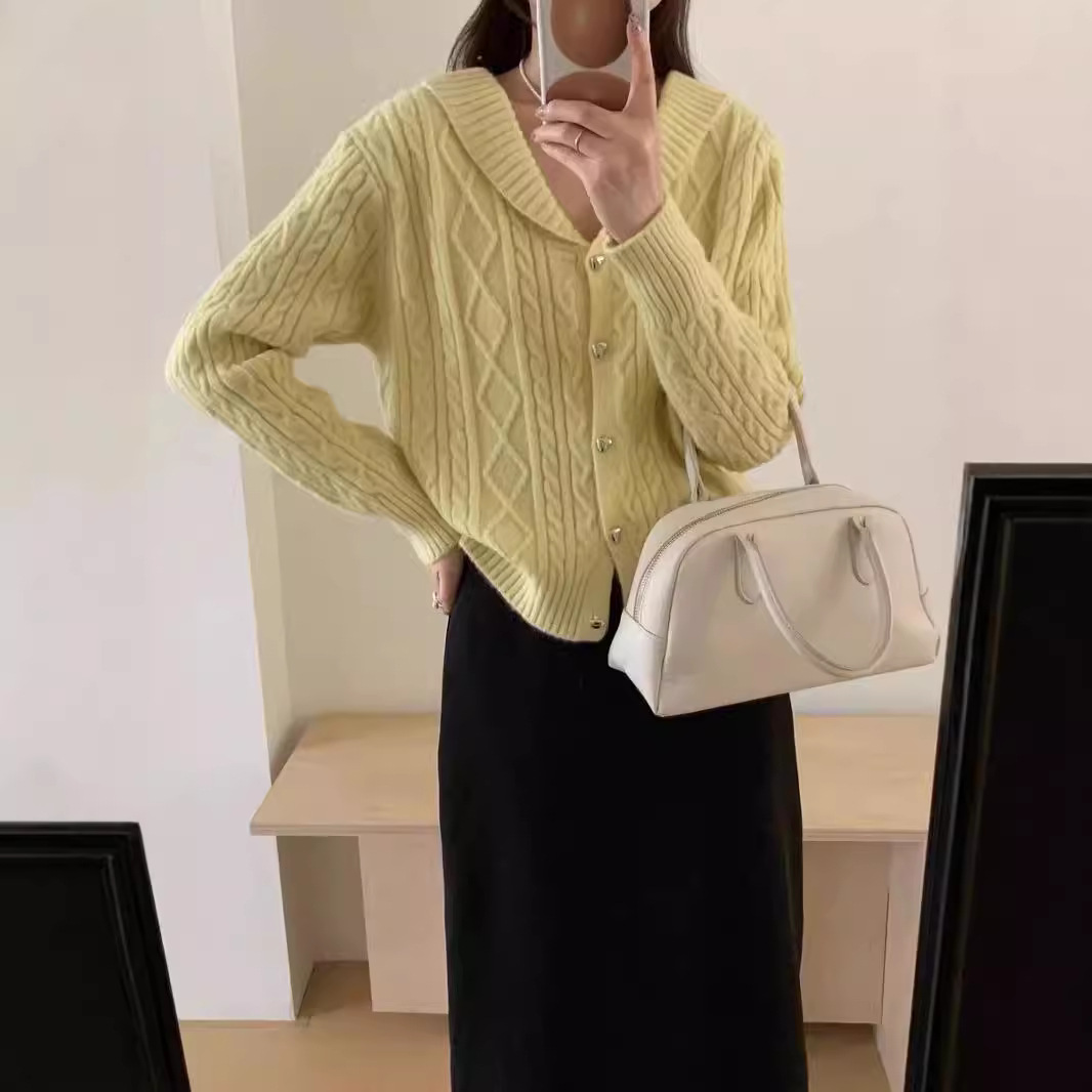 Korean Style Design Sense Niche Lar Long-sleeved Elegant Sweater Knitwear Women's Age-reducing Twist Coat Cardigan Top Autumn