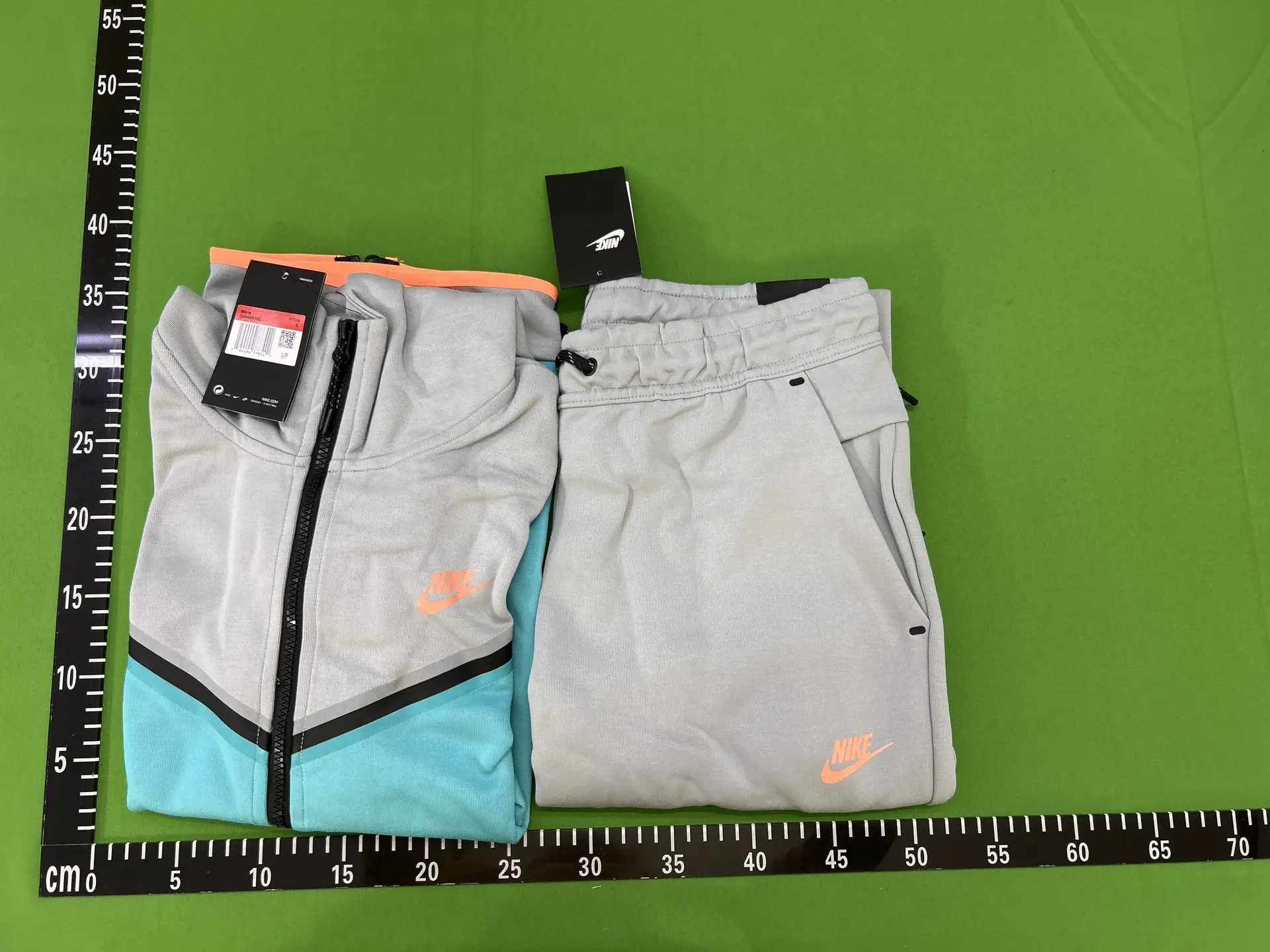 Nike Tech Fleece Full Zip Hoodie and Pants Set