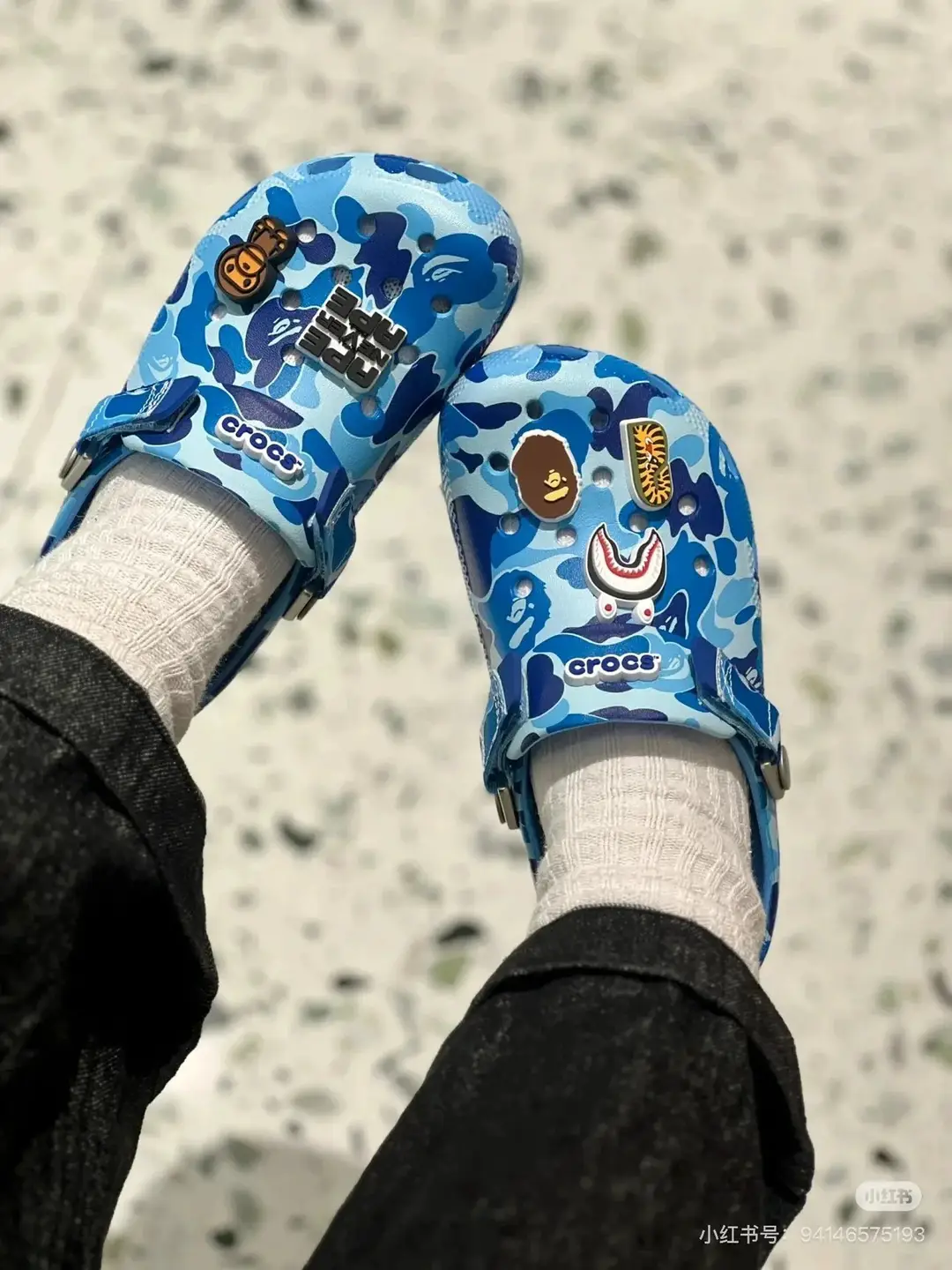BAPE X Crocs联名款迷彩洞洞鞋