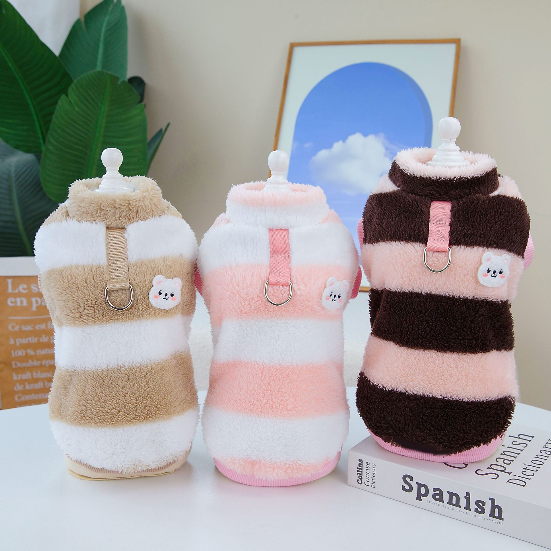 Pet clothing dog clothes autumn and winter New Teddy cat pet clothes with pull ring 23 small white bear fleece