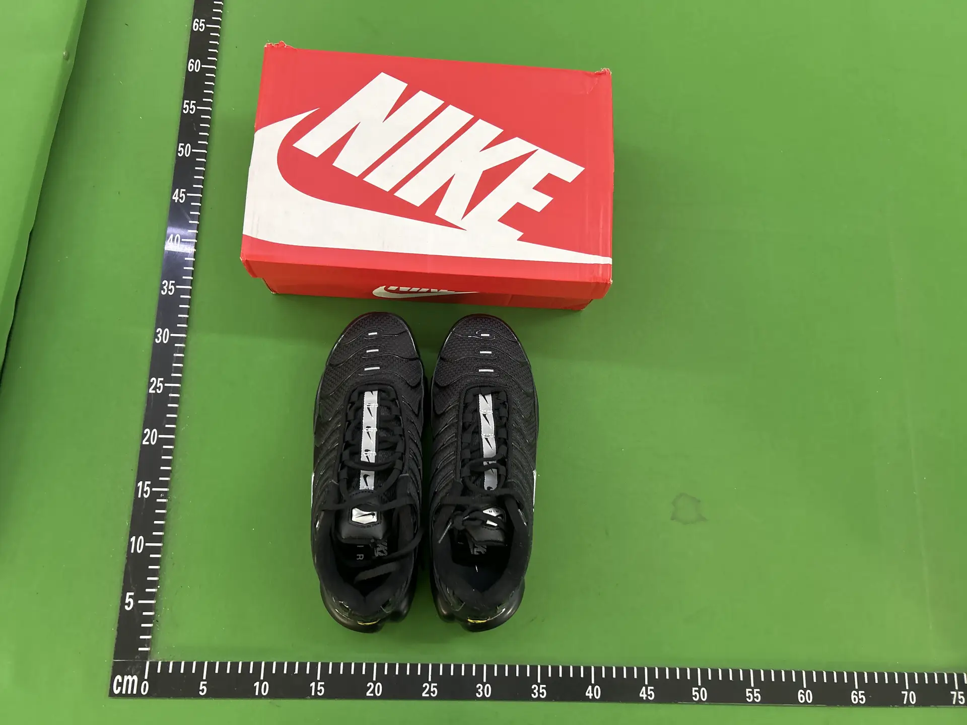 Nike Air Max Plus Black White