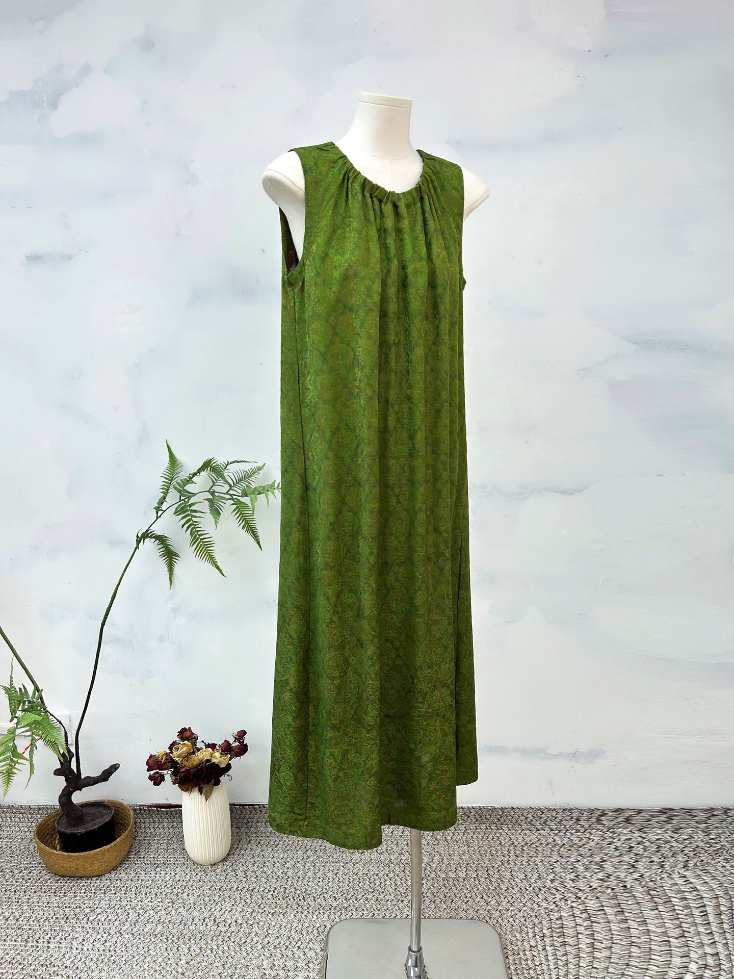 New Chinese-Style Rayon Fragrant Cloud Gauze Vest Dress 2025 Summer Retro National Style Pleated Sleeveless High-End Noble Dress