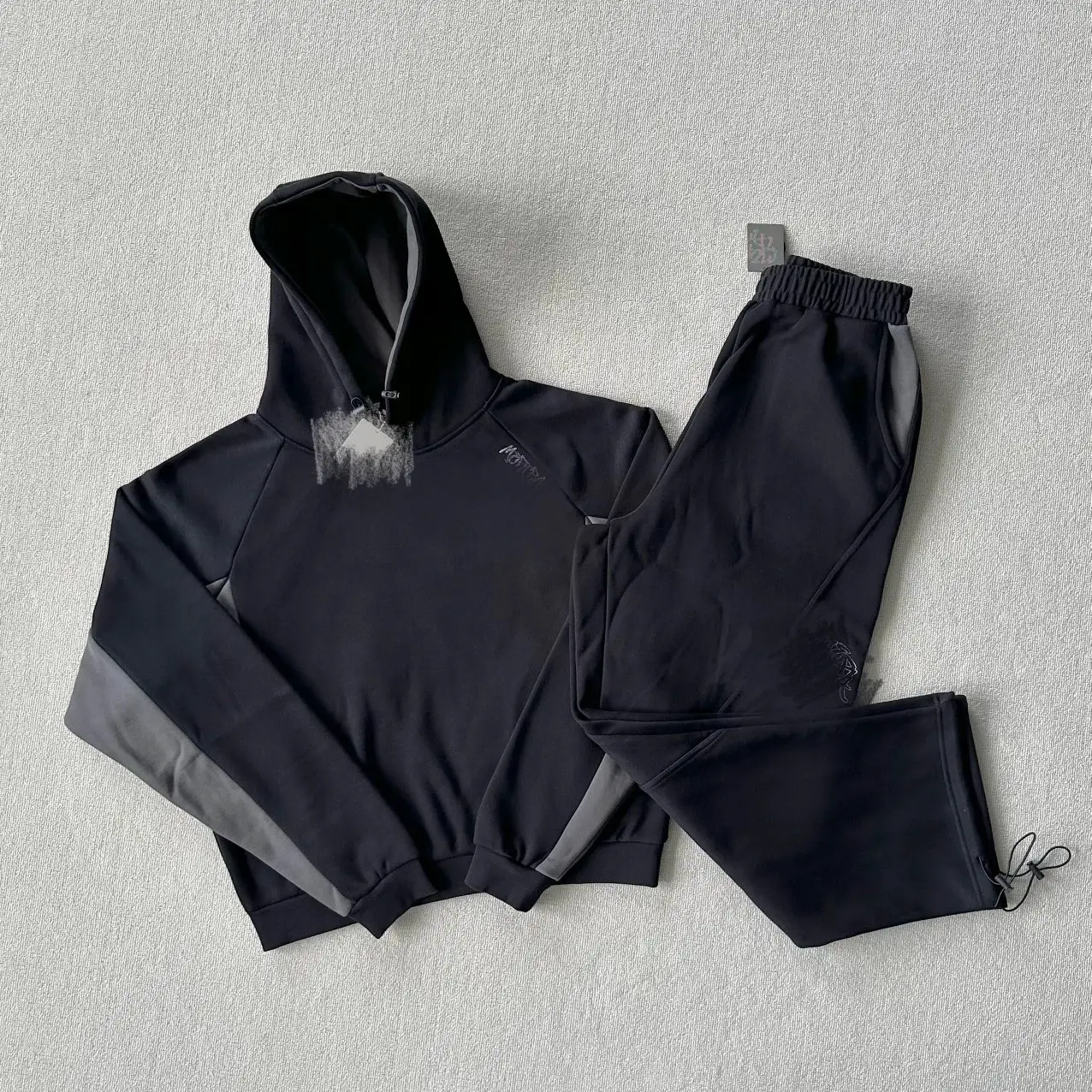 W-ME Black and Gray Sports Set