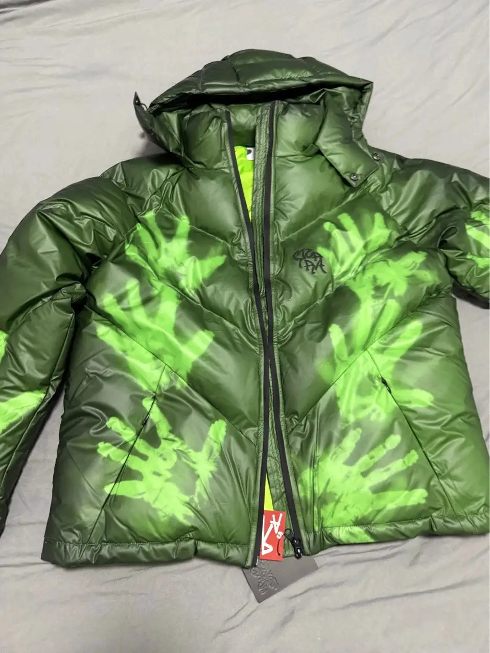 zh mer*tra 羽绒服