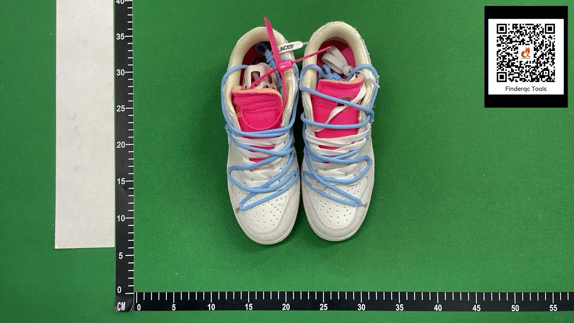 Off-White x Nike Dunk Low Lot 16 of 50