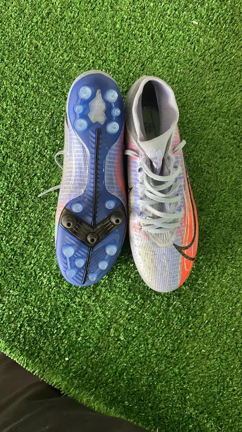 Xinhai Professional Soccer Shoe Sole Replacement Repair Classy Assassin 14Agfg New arrival Artificial Grass Short Spike Repair and Glue Opening