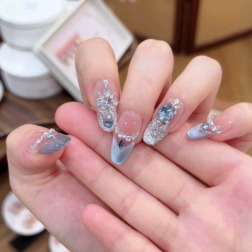 [Seiru Lake] Purely Handmade Wearable Nails, Accessible Luxury, Full of Diamonds, High-End, Sparkling Cat-Eye Manicure Stickers