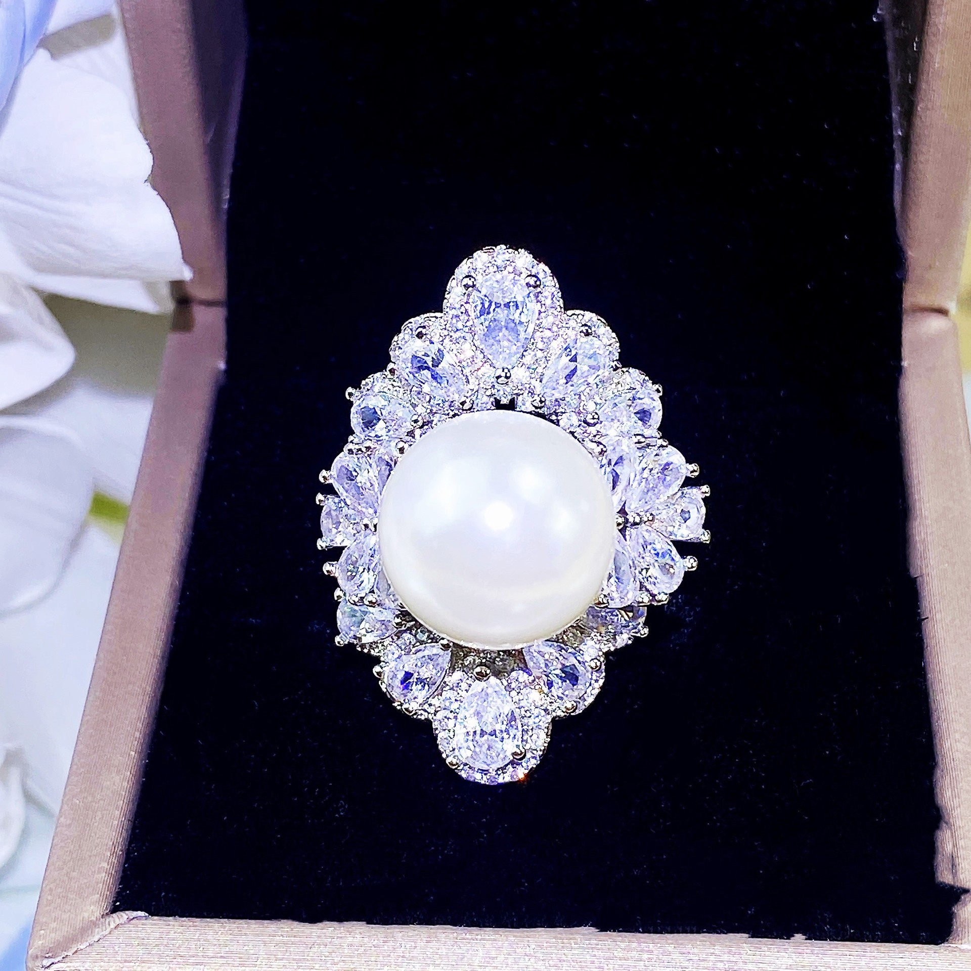 One Two-Wear Artificial Mother-of-Fritillaria Pearl Ring Heavy Industry Luxury Finger Ring Exaggerated All-Match High Carbon Diamond Ring for Women