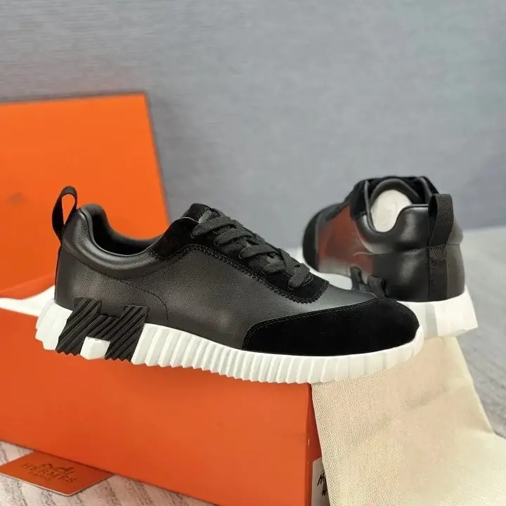 Casual, stylish, versatile low-top shoes