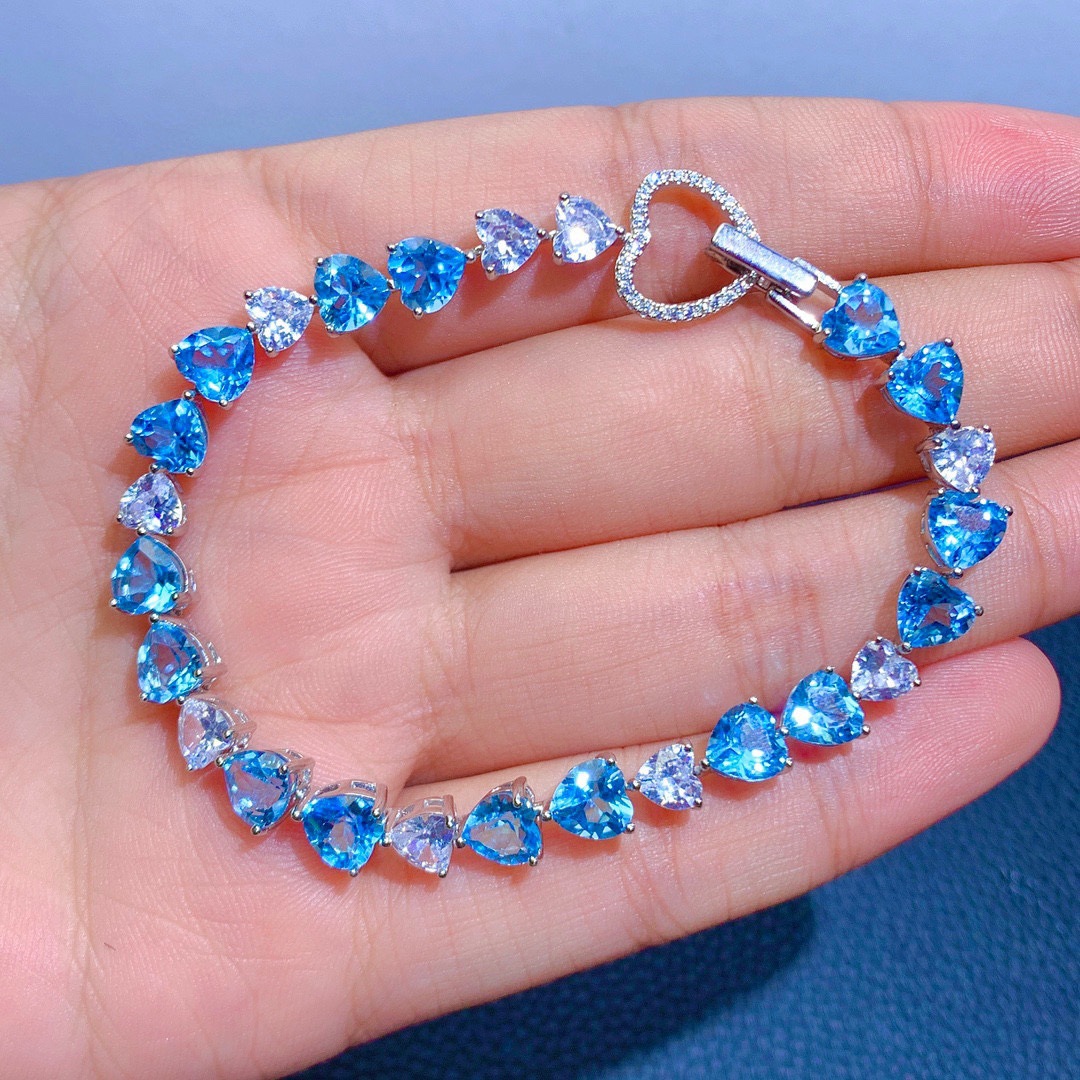 Light Luxury Aquamarine Gradual High Carbon Diamond Clasp Bracelet Imitation Natural Swiss Blue Topaz High-grade Heart-shaped Bracelet