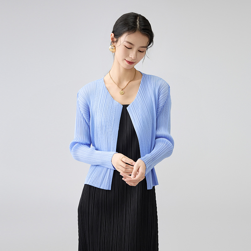 Hot-Selling Pleated Cardigan 2025 Spring New Long-Sleeve Short Jacket with Unique Design, Solid Color, Versatile, Japanese and Korean Casual Style