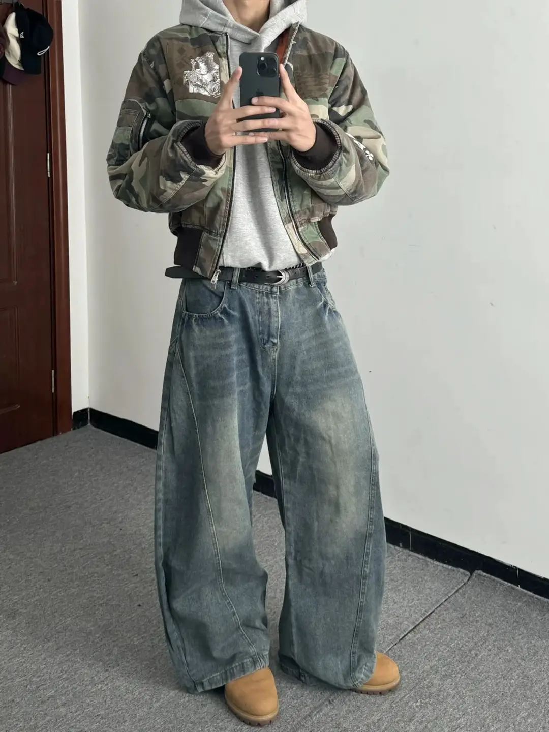 美国覆古弯刀牛仔裤男士的春季和秋季清洁适合洗涤和心疼宽松的镰刀阔腿裤