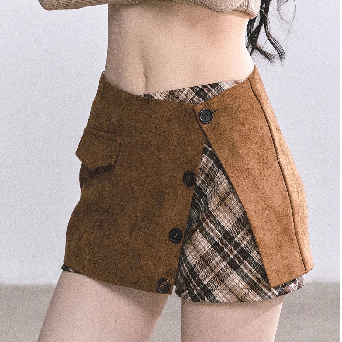 American Retro Style Irregular Hem Faux Leather Skirt Pants for Petite Women, 2026 Autumn New Model, Elegant Two-Piece Look