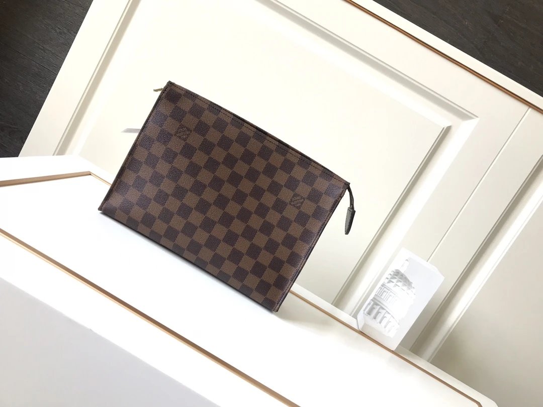 Louis Vuitton Damier Ebene Clutch