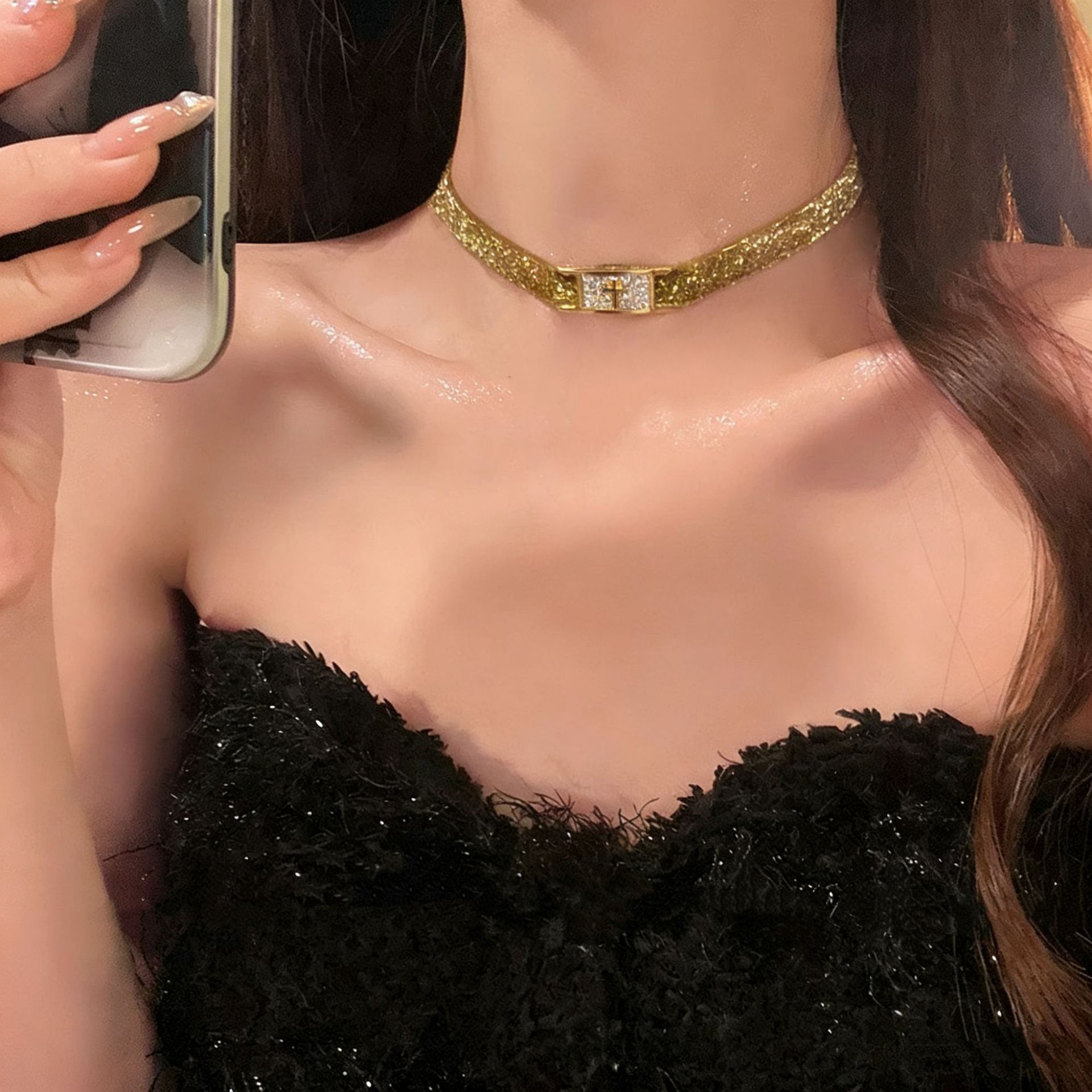 French Retro Diamond-Encrusted Square Cross Choker Gold Wire Necklace for Women, Accessible Luxury Niche High-End Shiny Necklace