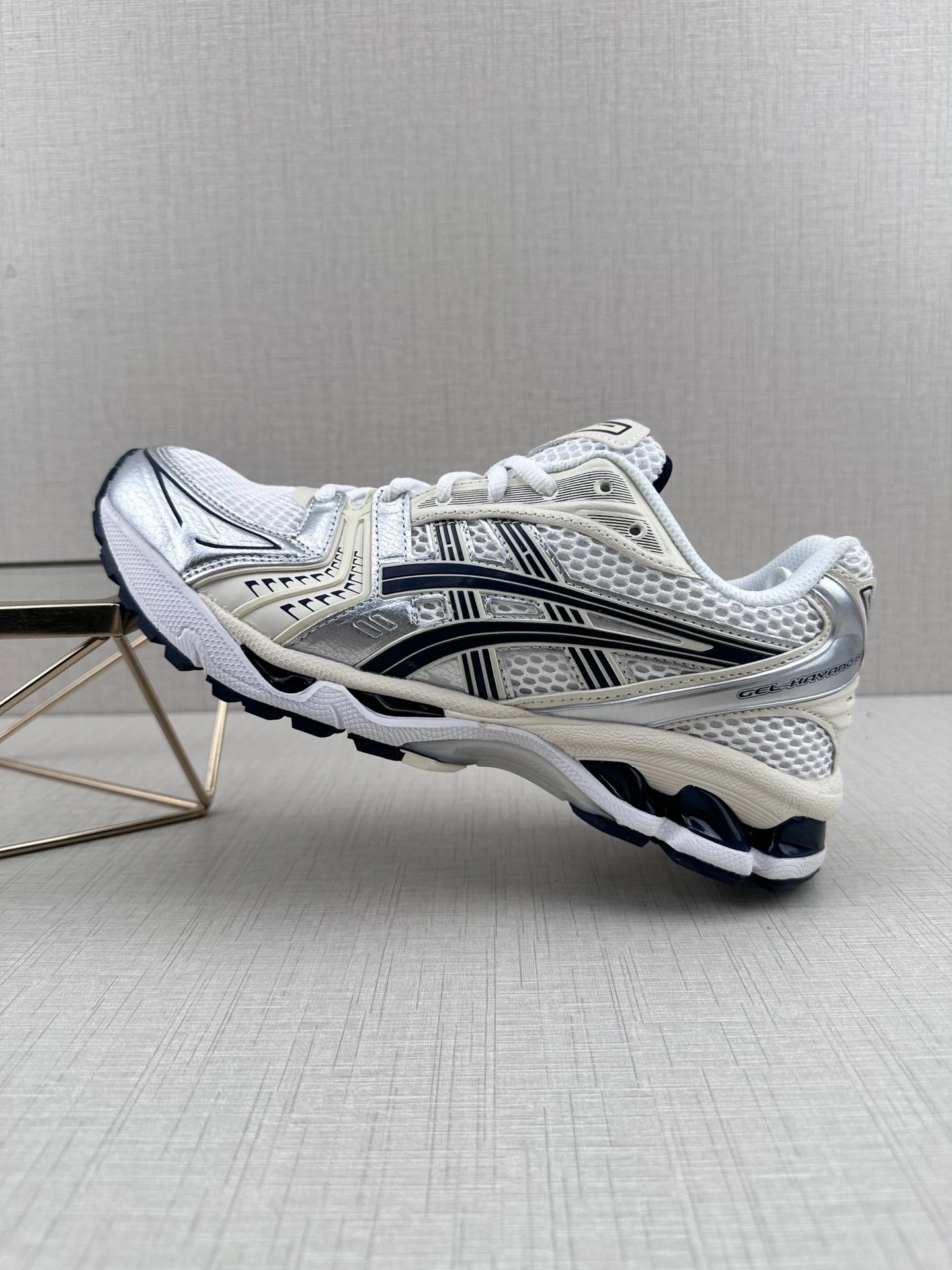 ASICS GEL-KAYANO 28