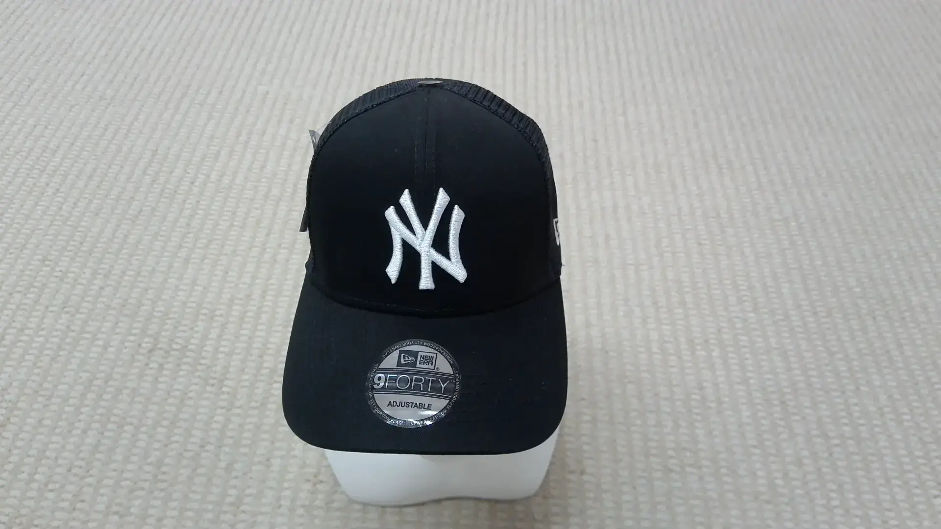 New Era 9FORTY NY Yankees Black Trucker Cap