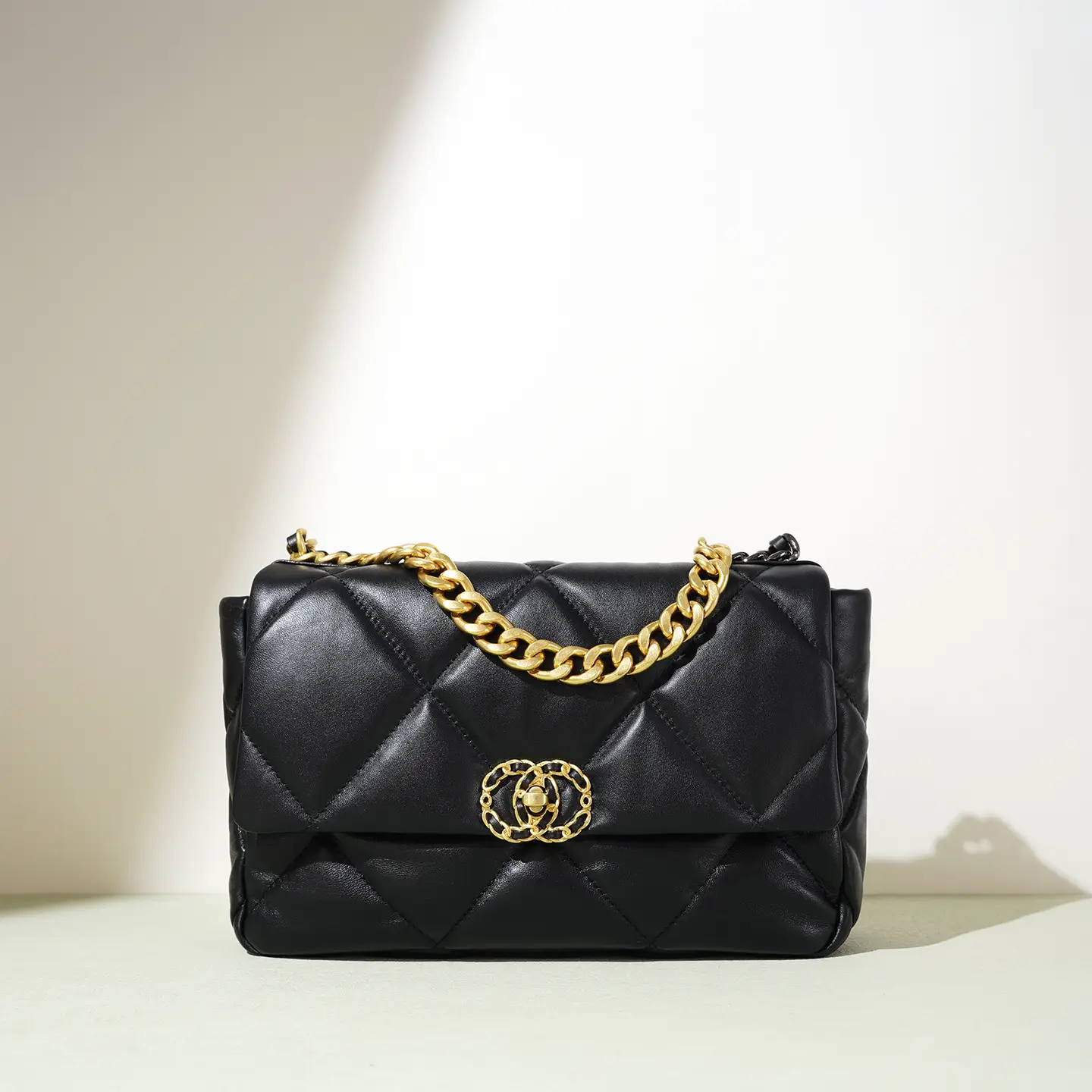 2026 New Style Chanel-Inspired Single-Shoulder Quilted Street Fashion Handbag with Chain Crossbody Niche Design Women's Bag