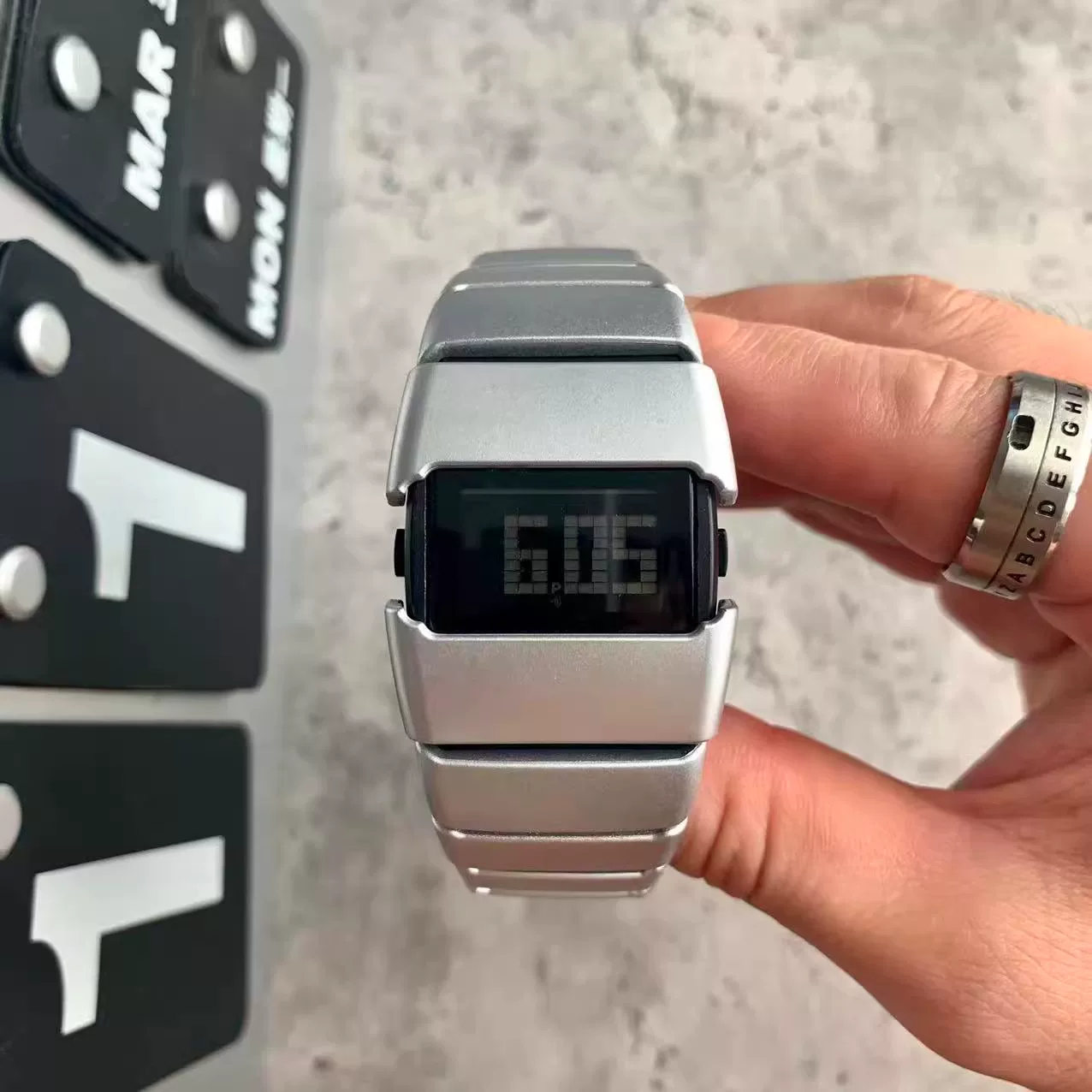 Square Watch for Men, Retro Niche Design, Millennial Style, Exoskeleton, Personalized Square, High-End Electronic Watch for Men QC photo from TAOBAO on Qualit.ly