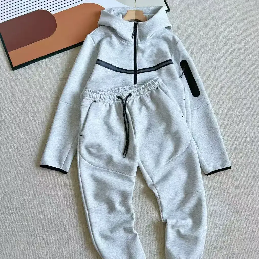 25-Year-Old Men's Autumn and Winter Trendy Casual Sports Suit Men's Loose Sports Sweatshirt and Sweatpants Set of Two Pieces