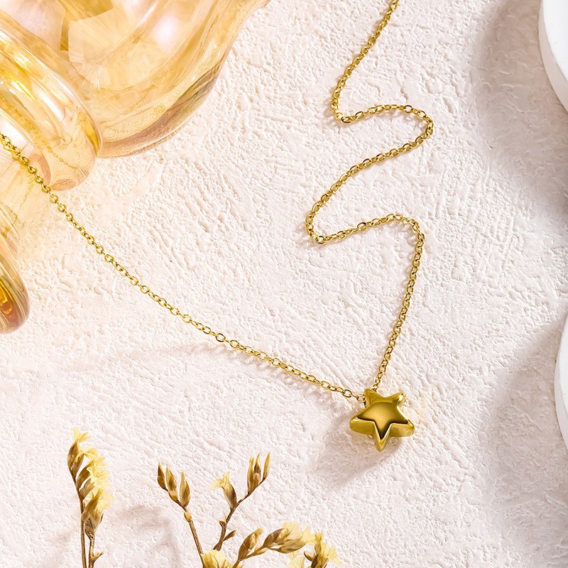 Cross-border Lucky Star Simple Pentagonal Star Titanium Steel Necklace Women's All-match Niche Clavicle Chain Plated 18K Necklace Chain Wholesale