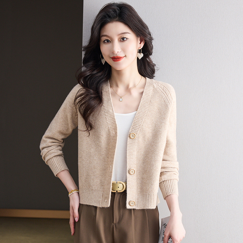 Spring Knitted Knitwear Cardigan Women's Outer Top 2025 Spring New Fashion Short Knitwear Jacket Women's Spring & Fall