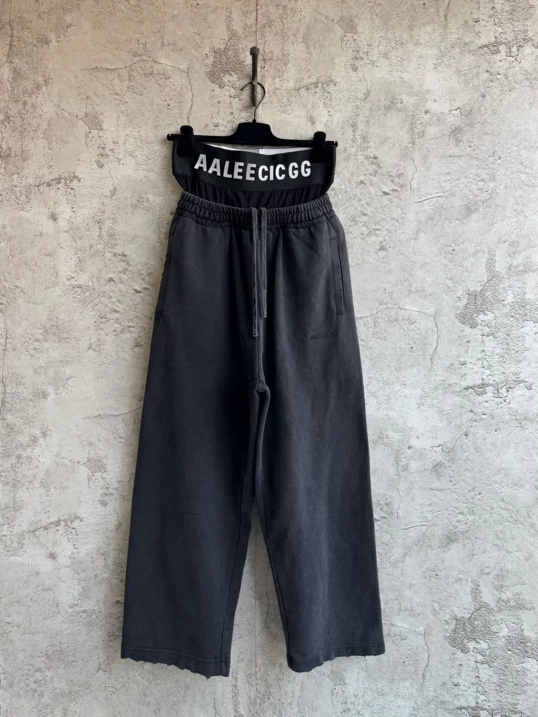 ceiling! Paris style underwear patchwork fake two-piece washroom pants, loose and worn casual pants for autumn and winter, trendy