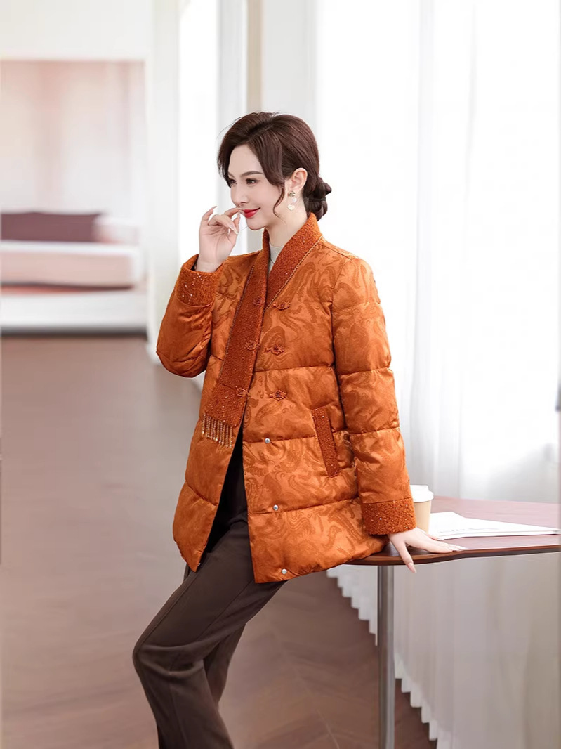 Mom's Winter down Jacket for Middle-Aged and Elderly Women, Chinese Style Cotton Coat for Mother-In-Law, Wedding Banquet Outfit, 2026 New Model