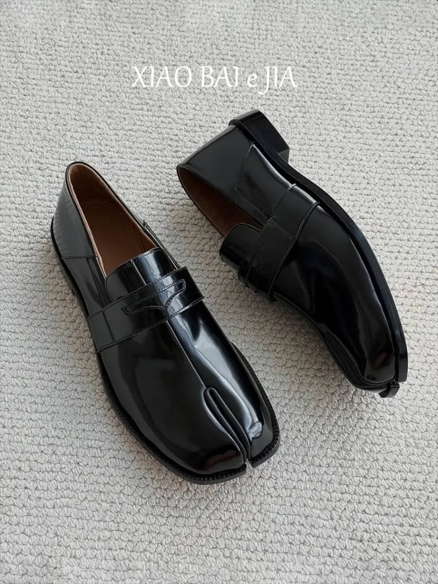 【Cowhide Edition】Vintage British Style Split-Toe Loafers for Women 2026 New Fashion Versatile Thick-Soled Leather Shoes