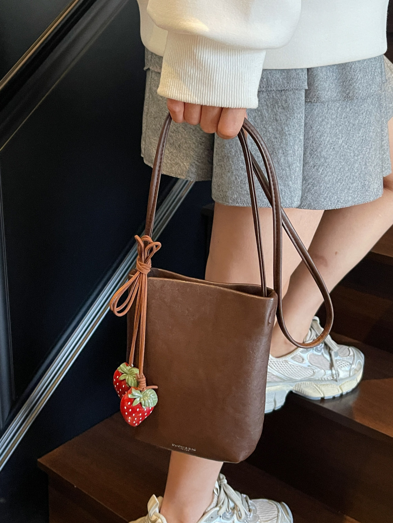 High-End Bucket Bag 2025 New Women's Bag Retro Genuine Leather Bag Women's Shoulder Casual Fashion Versatile Crossbody Bag