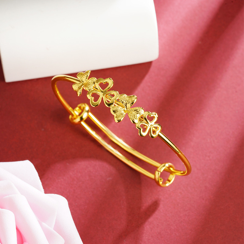 New Clover Bracelet with Hollow Design, Adjustable Copper Alloy, High Color Retention, Niche Luxury Accessory
