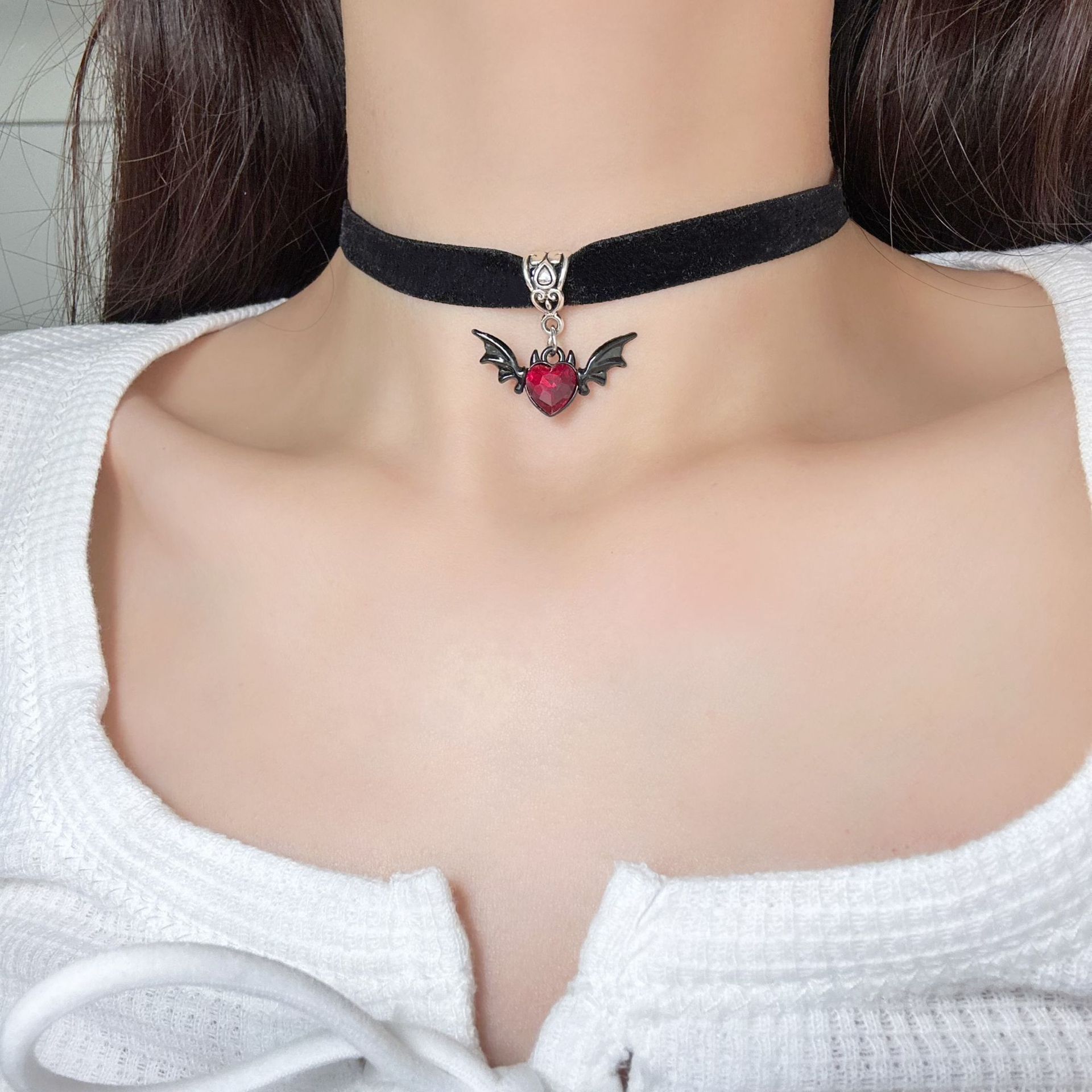 European and American Cross-border Hip Hop Halloween Black Bat Wings Pendant Neck Necklace Jewelry Female Gothic Demon Collar