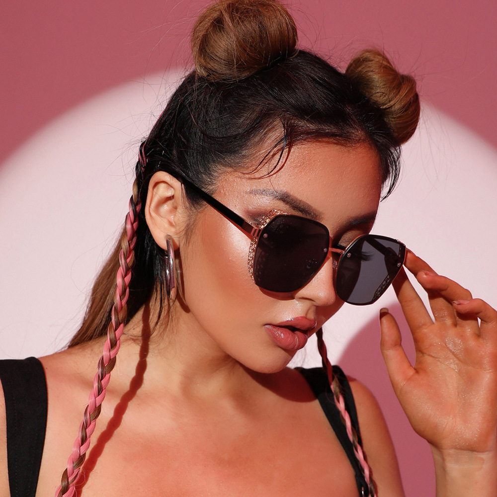 New Fashion Avant-garde Personality Hollow European and American Entry Luxury catwalk Metal Sunglasses Ins Internet Celebrity Same Style Sunglasses Trendy