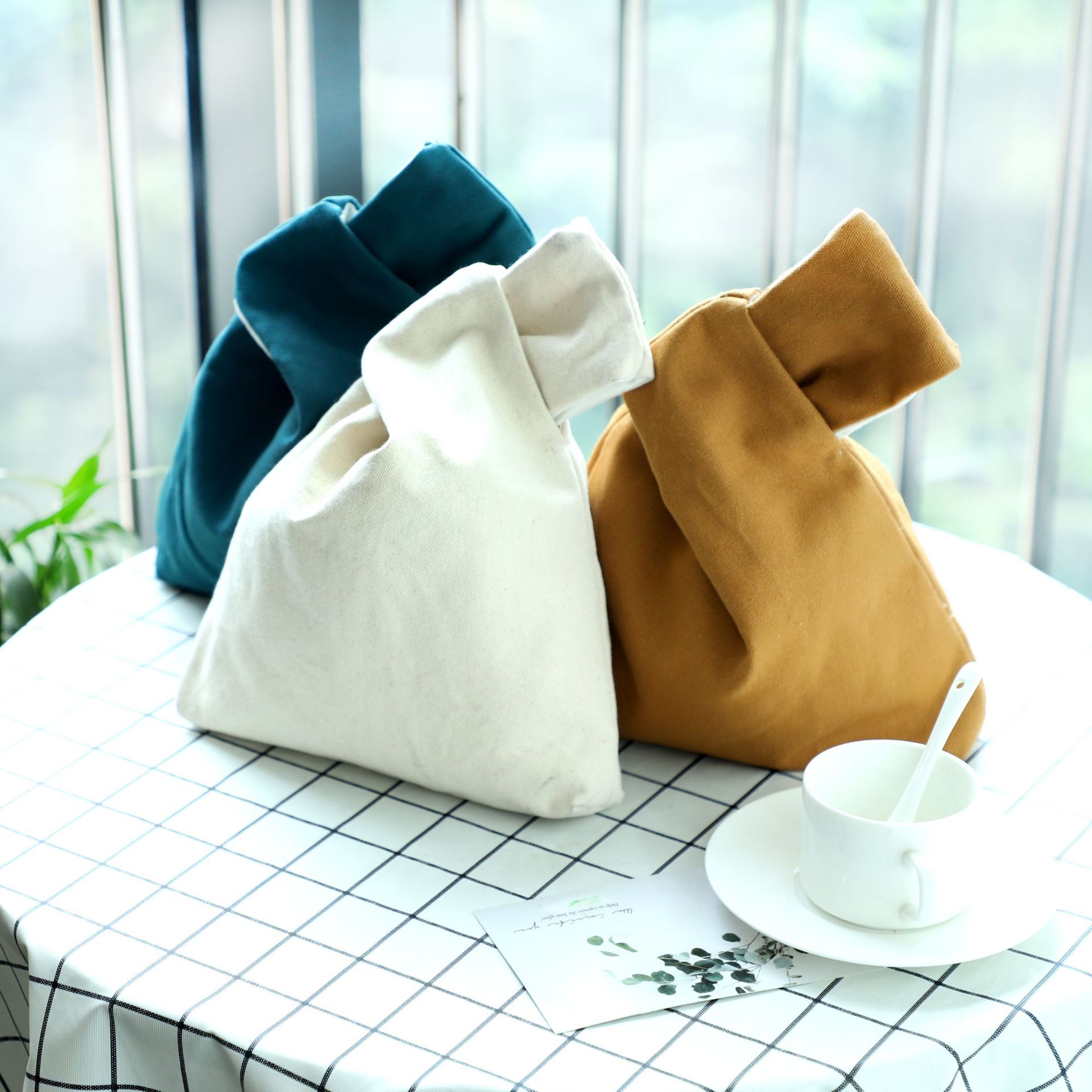 Japanese-Style Woven Fabric Wristlet Bag for Mobile Phone, Keys, and Coins, Versatile Handbag