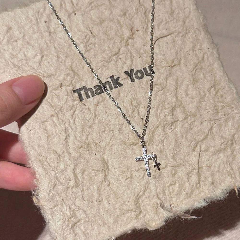 Cross zircon necklace women's light luxury exquisite high sense ins simple cold wind clavicle chain jewelry wholesale