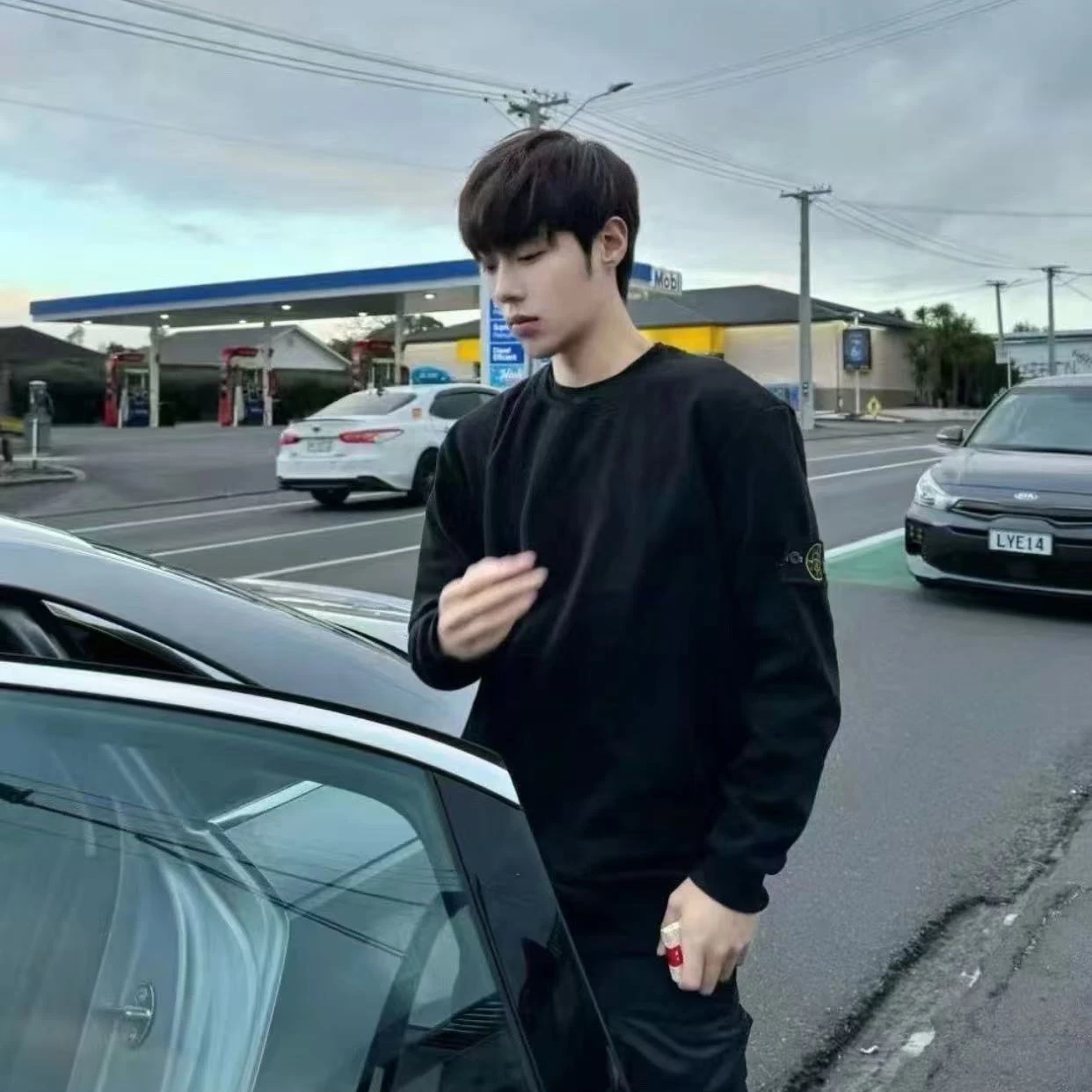 High-Quality Dba26Ss Autumn and Winter Round-Neck Pullover Sweatshirt, Unisex, Minimalist Style, Long-Sleeved Inner Layering Shirt, Trendy Foto QC de TAOBAO na Qualit.ly