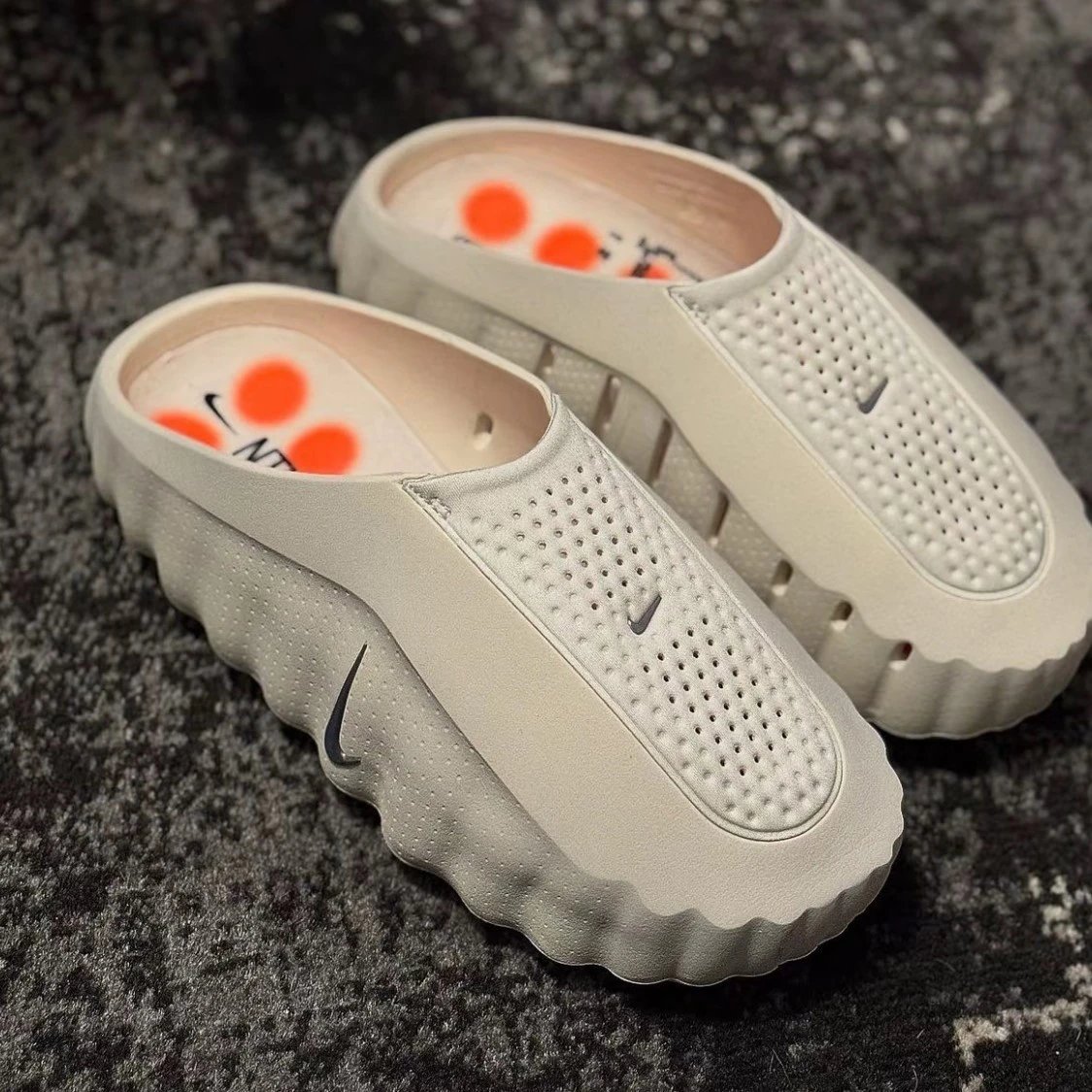 Nike Clogs