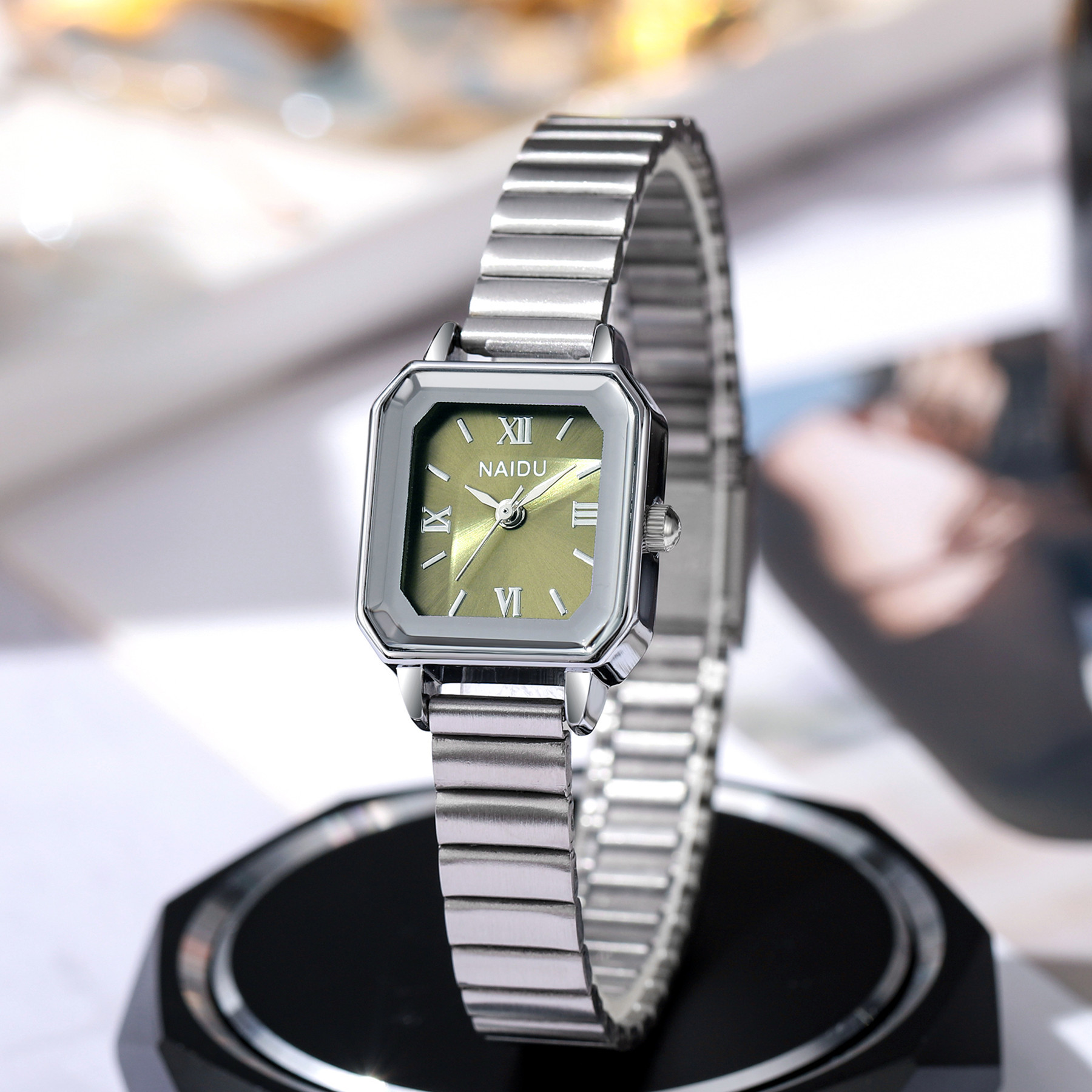 Literary and artistic niche square Mori women's watch simple fashion high-end sense high-value student quartz women's watch wholesale