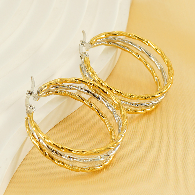 Cross-border Europe and the United States stainless steel round buckle earrings women temperament 18K gold titanium steel fashion earrings wholesale