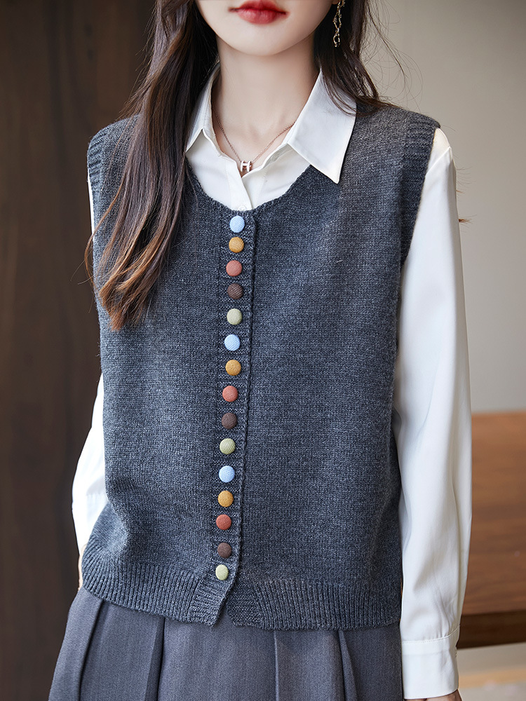 French-Style Retro Buttoned Round-Neck Knitted Vest Cardigan for Women, Sleeveless Sweater, Versatile Layering Top for Autumn 2025