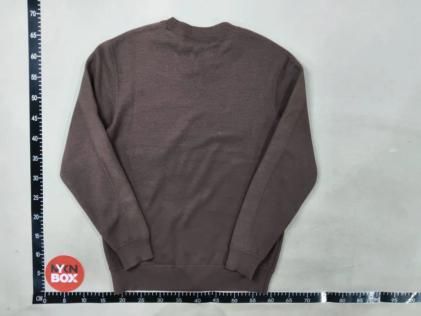 New Men's Sweater with Velvet for Warmth and Dopamine Color Style