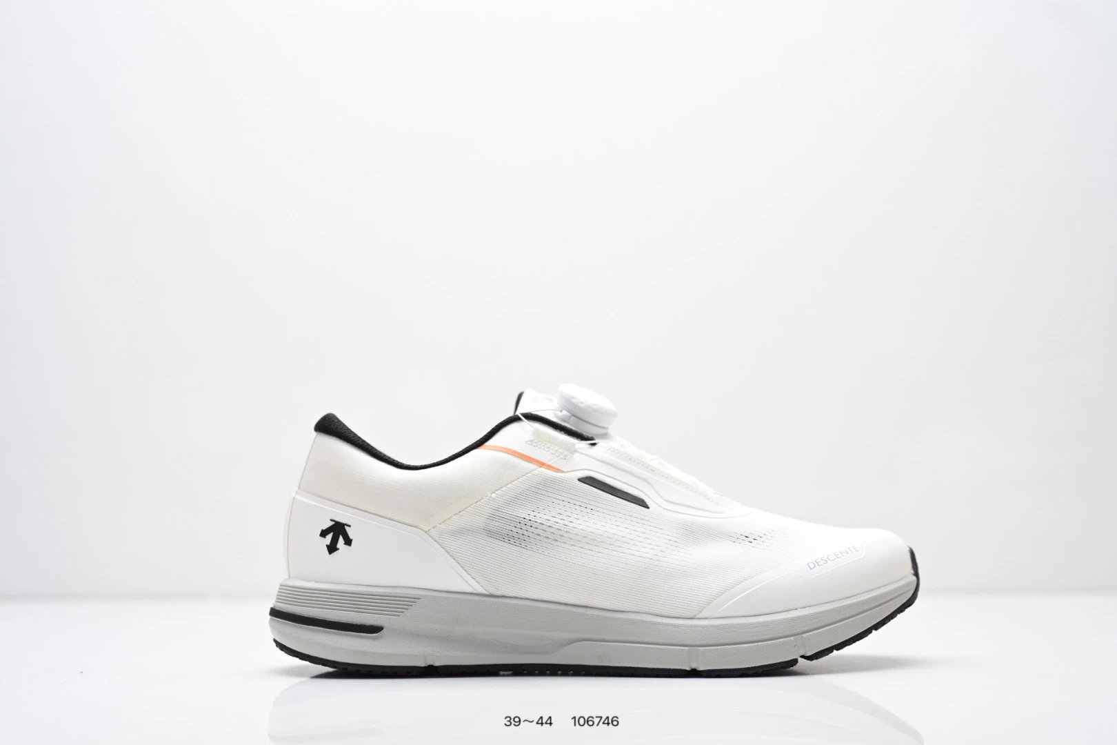 Descente Running Shoes