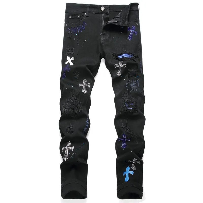 kL*X*破洞刺绣牛仔裤  For more styles, contact WhatsApp +85244126288
