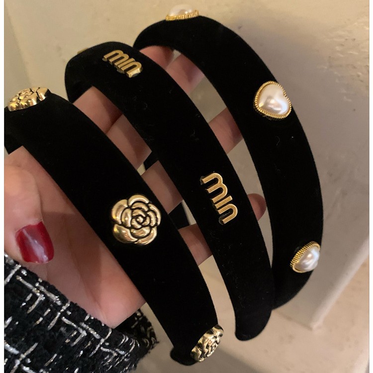 Retro French Style ~ Black Velvet Headband for Wealthy Family, High-End Letter Heart Camellia Headband Hairpin