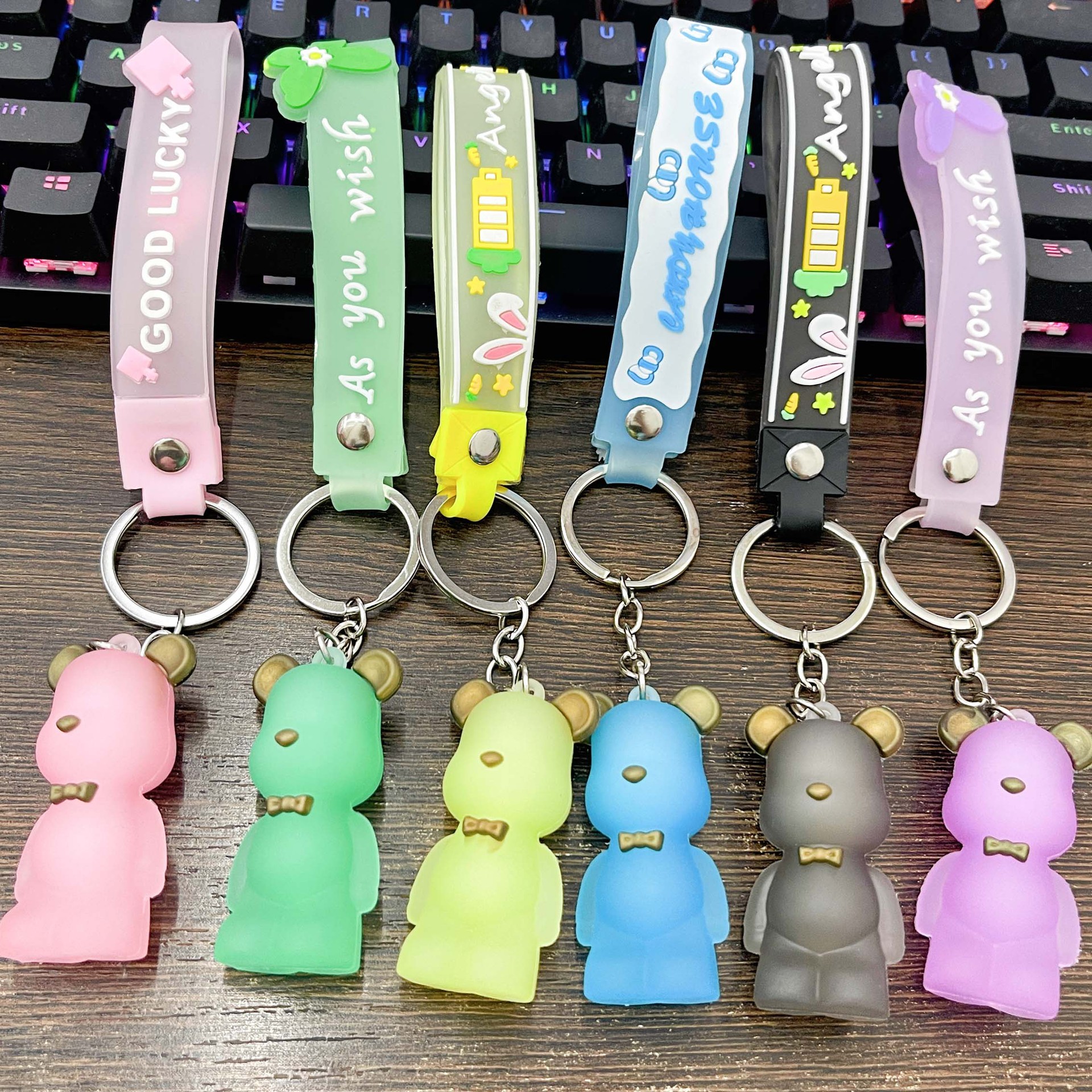Creative Crystal Bear Keychain Cute Nordic Style Tie Bear Pendant Violence Bear Car Bag Hanging Wholesale
