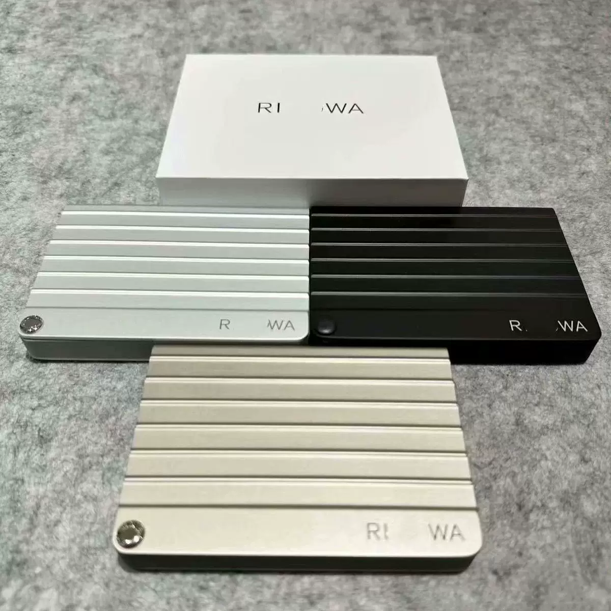 Suitable for Rimo 1-Wa Card Holder Document Storage Bag, New Aluminum-Magnesium Alloy High-End Business Official Website Same Model for Both Men and Women QC photo from TAOBAO on Qualit.ly