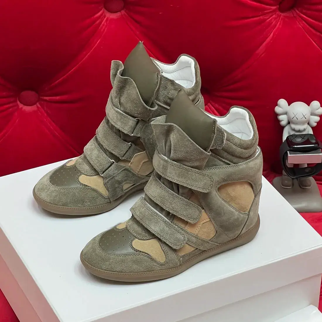 In-Stock Bekett Sneaker Sports Shoes with Internal Height Increase, Color-Blocking Classic Versatile Velcro Casual Ankle Boots for Women
