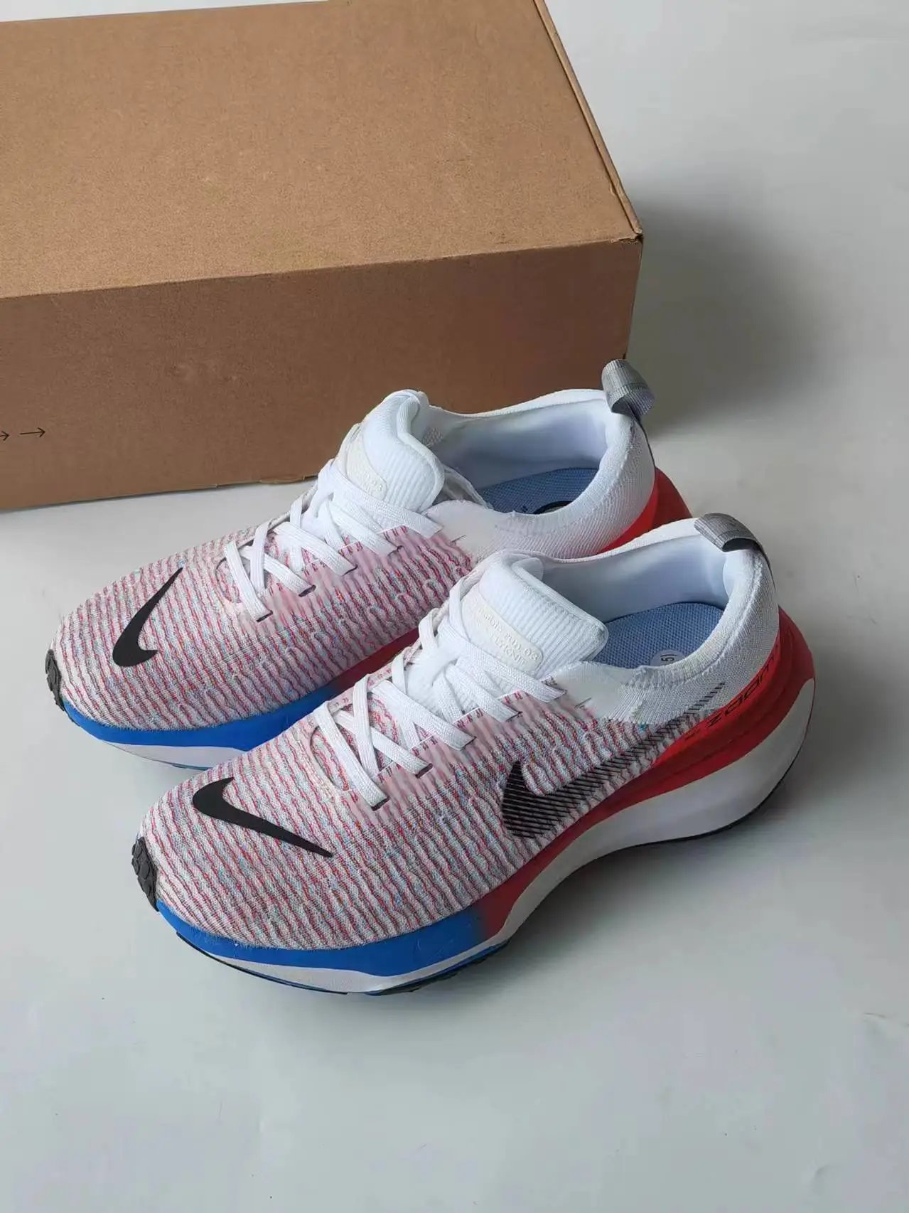 纯元 Run 3 拼色设计减震防滑 低帮跑鞋 红蓝白